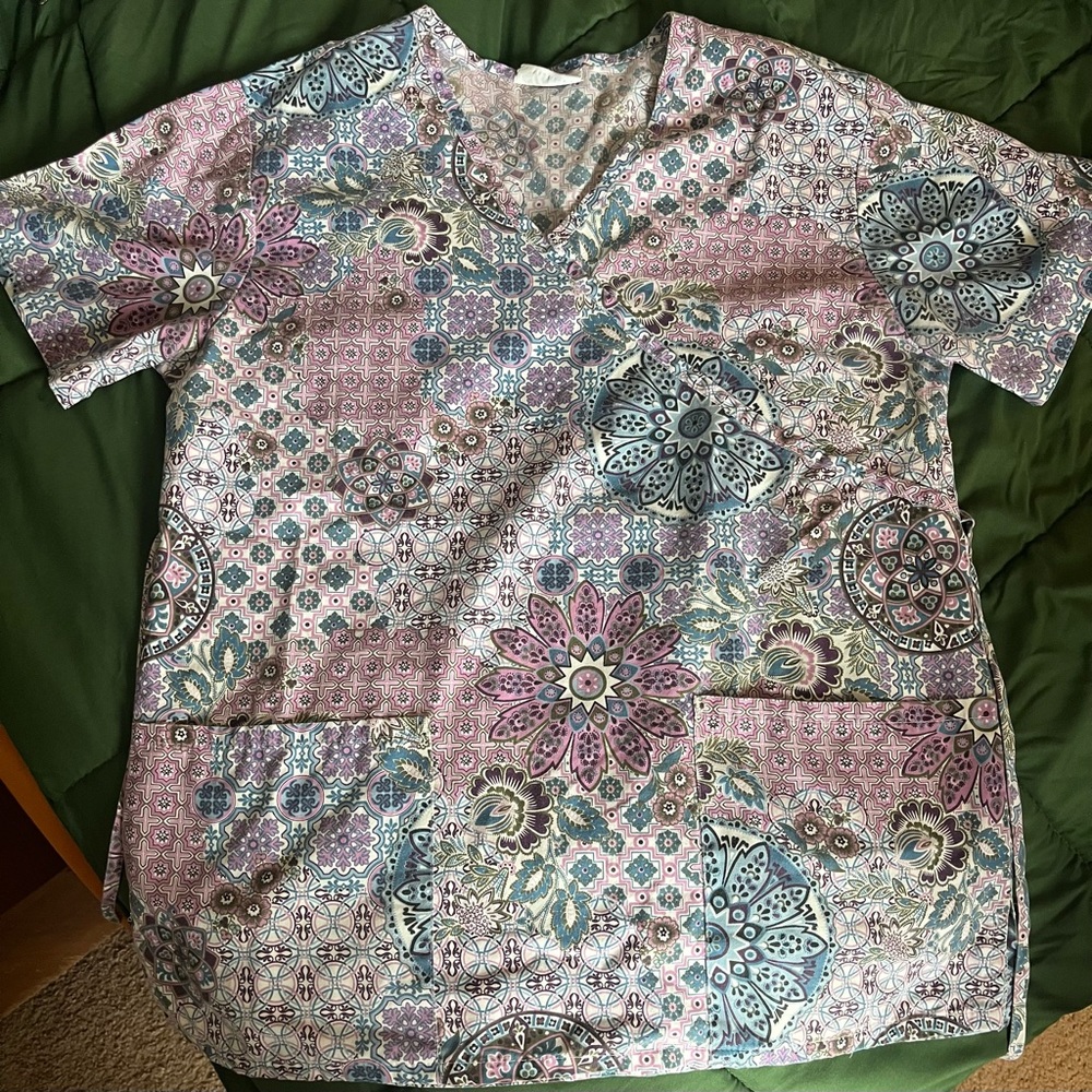 Floral Patterned  medium Scrub Top